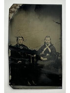Antique Tintype Photo Victorian Couple Ferrotype Civil War Era Portrait 2x3  F2